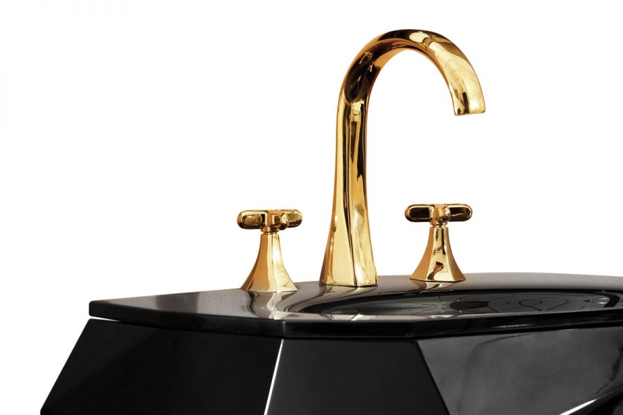 Diamond Freestanding