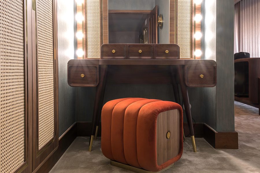 Minnelli Stool